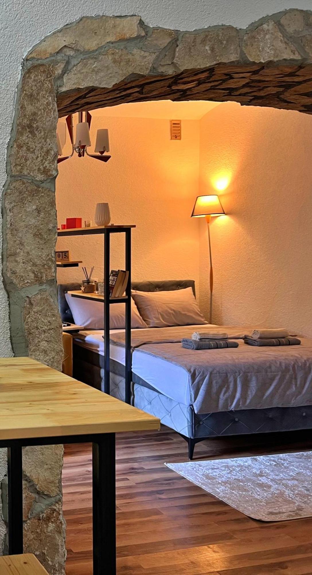 Chic Old Town Studio With Patio SJJ Extérieur photo