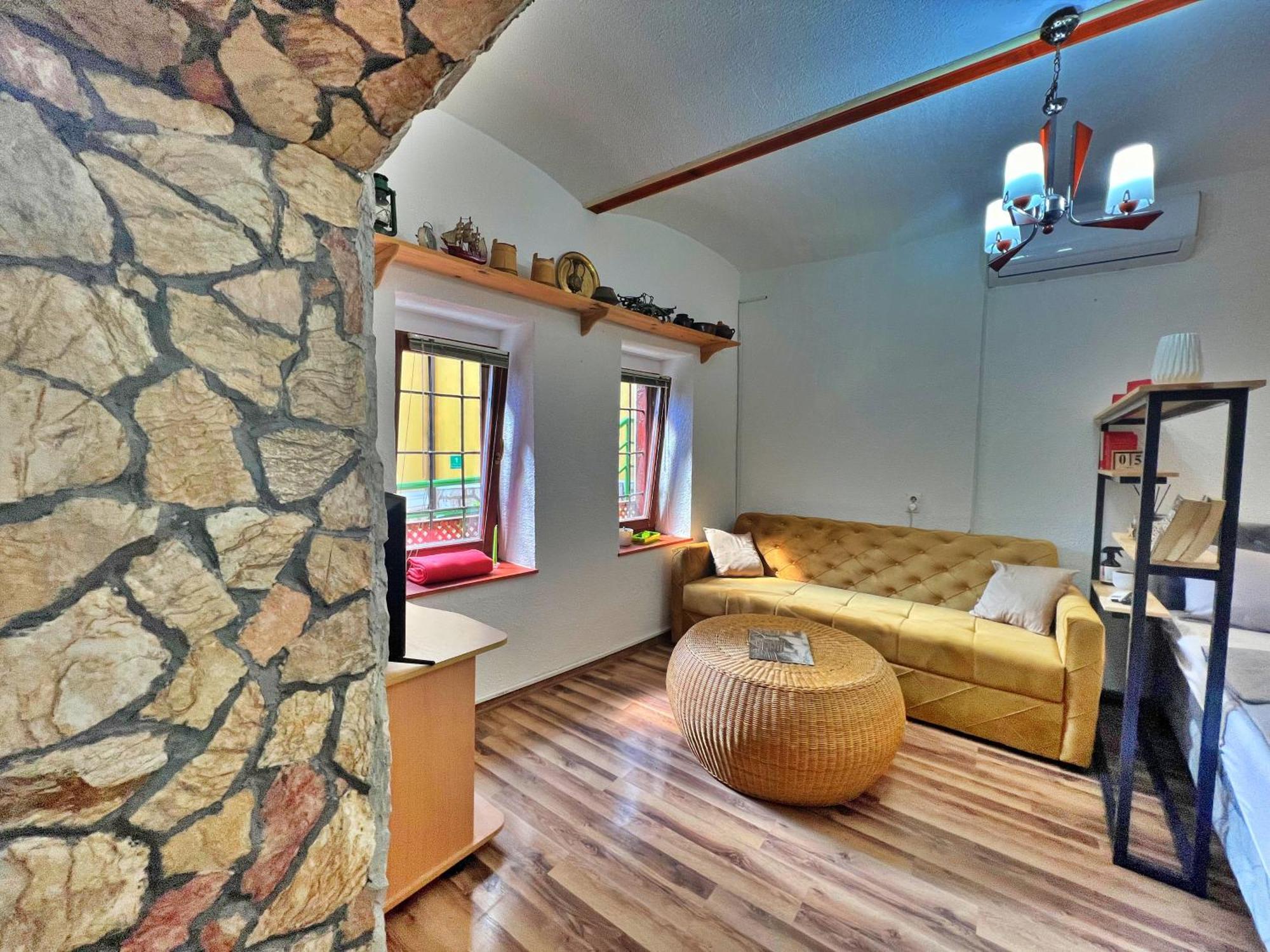 Chic Old Town Studio With Patio SJJ Extérieur photo