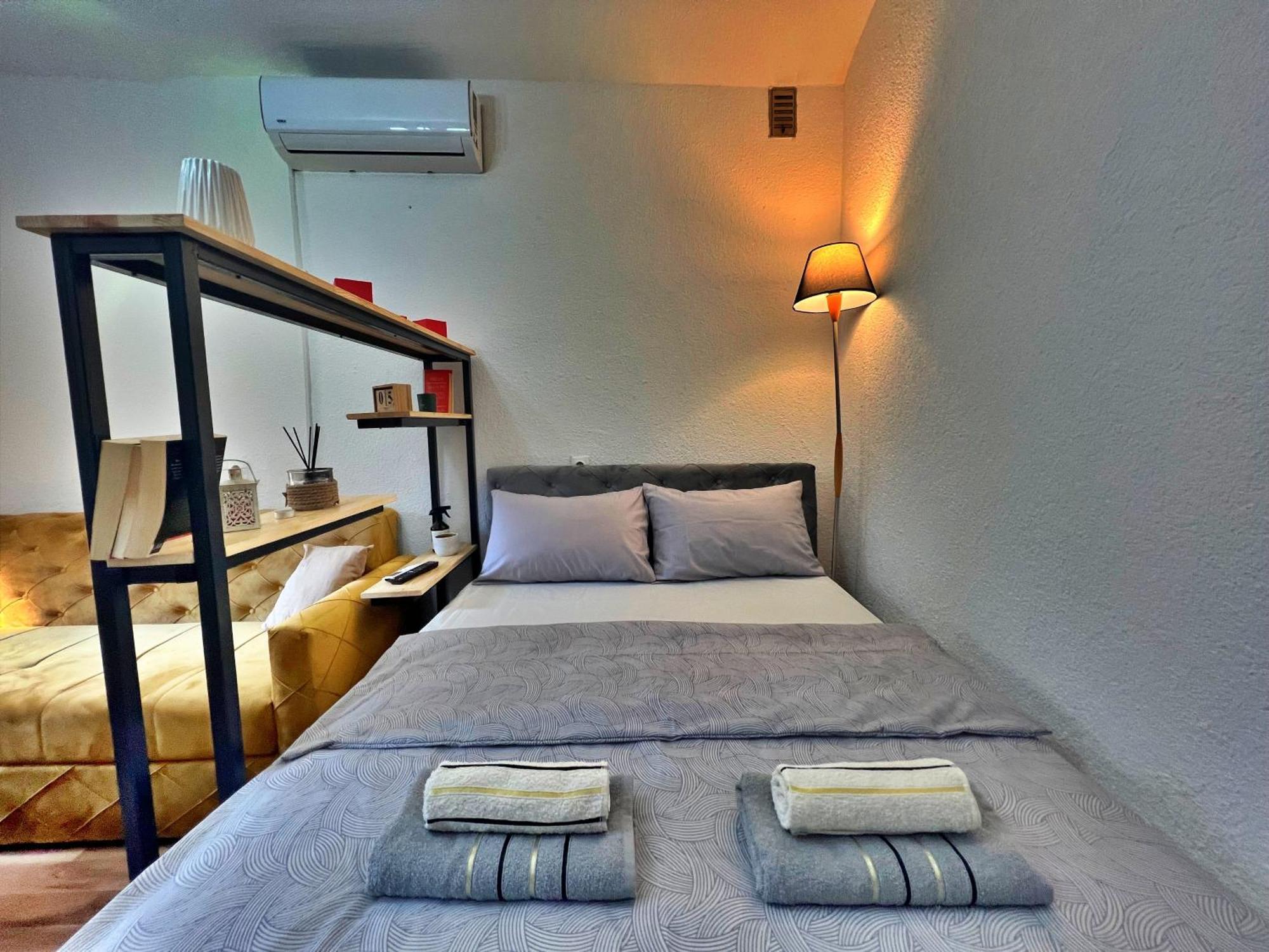 Chic Old Town Studio With Patio SJJ Extérieur photo