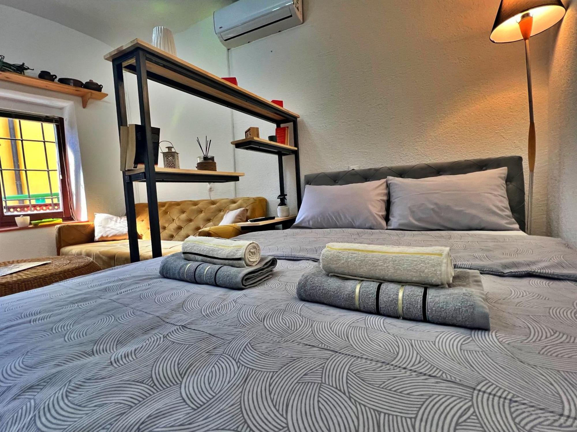 Chic Old Town Studio With Patio SJJ Extérieur photo