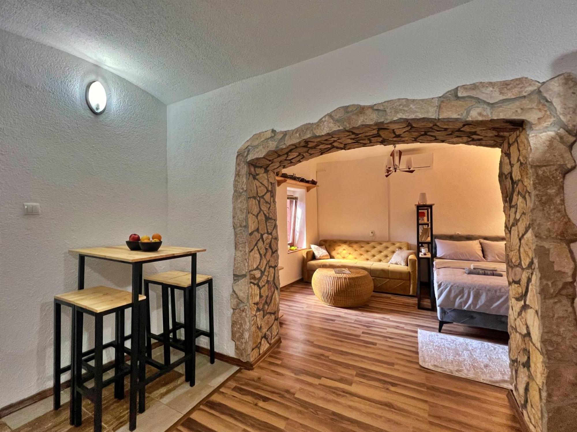 Chic Old Town Studio With Patio SJJ Extérieur photo