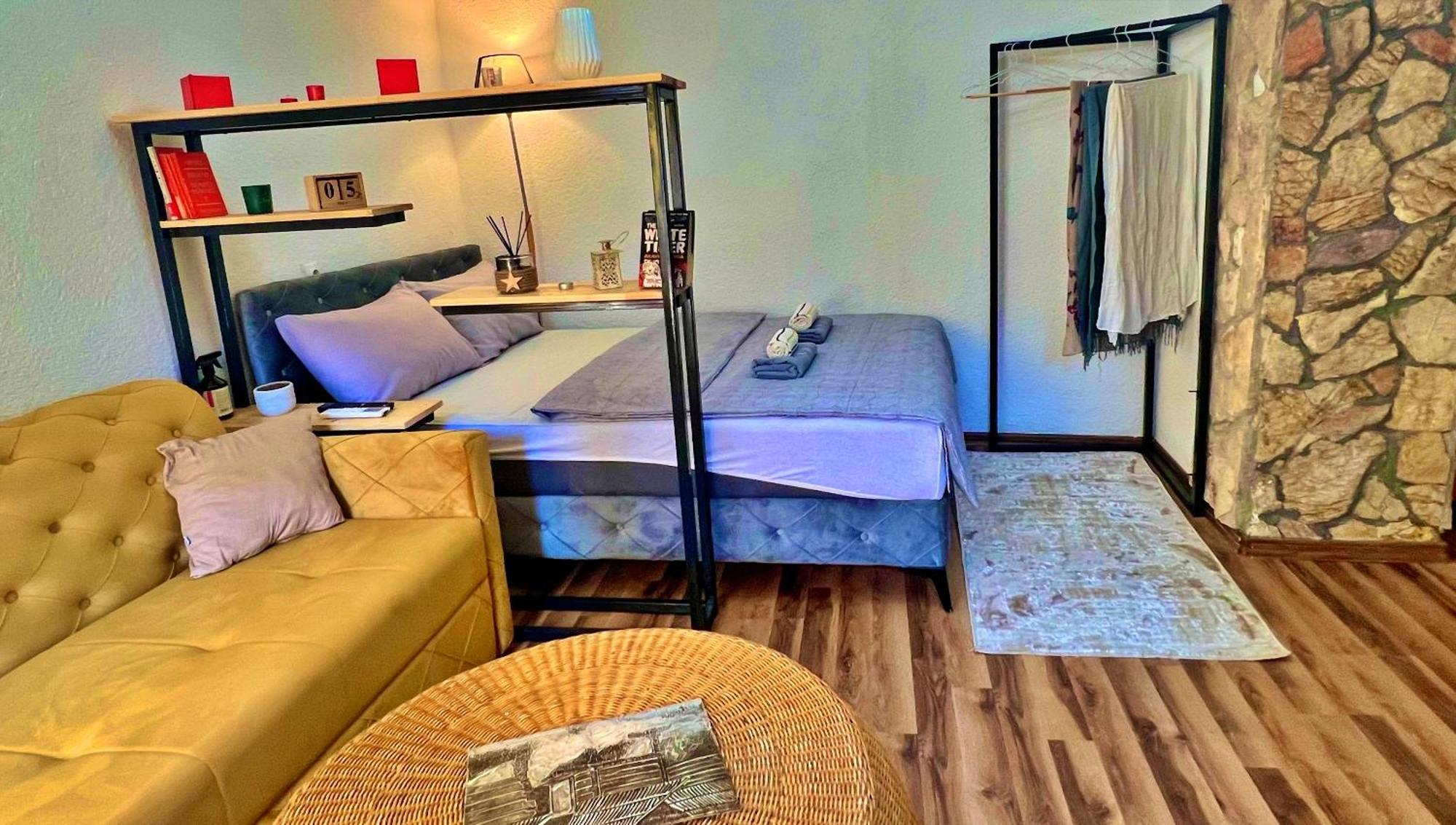 Chic Old Town Studio With Patio SJJ Extérieur photo