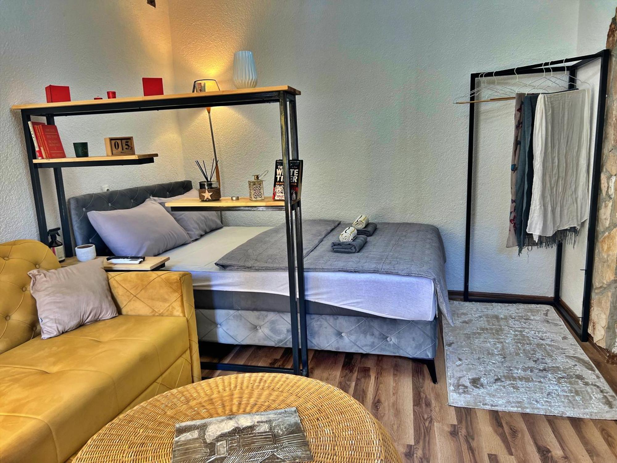 Chic Old Town Studio With Patio SJJ Extérieur photo